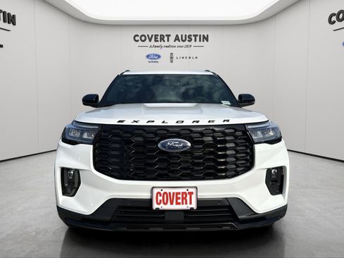Used 2025 Ford Explorer ST-Line w/ Premium Package image 8
