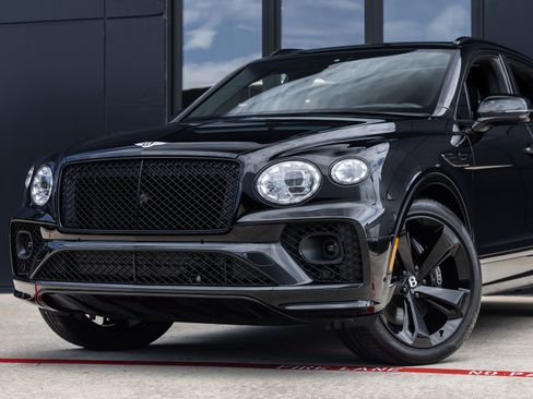 Used 2023 Bentley Bentayga AWD/4WD image 3