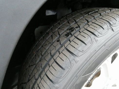 Used 2017 Jeep Cherokee Latitude w/ Safety/Convenience Group image 11