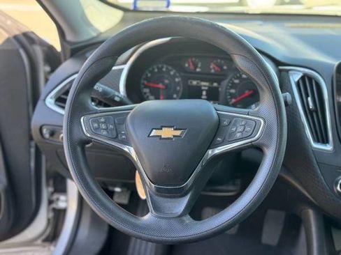 Used 2021 Chevrolet Malibu LT FWD image 11