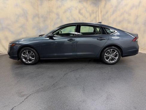 Used 2023 Honda Accord EX image 3