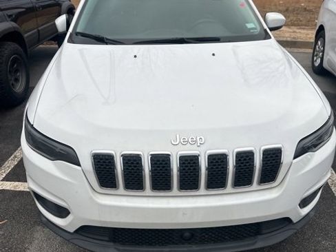 Certified 2021 Jeep Cherokee Latitude Plus w/ Sun & Sound Group image 6