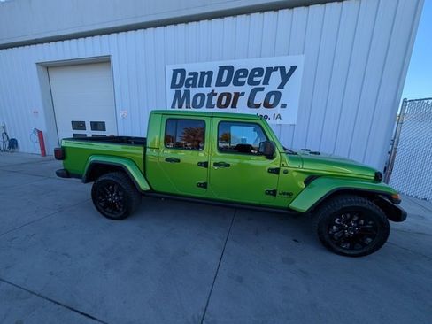 Used 2025 Jeep Gladiator Sport image 31