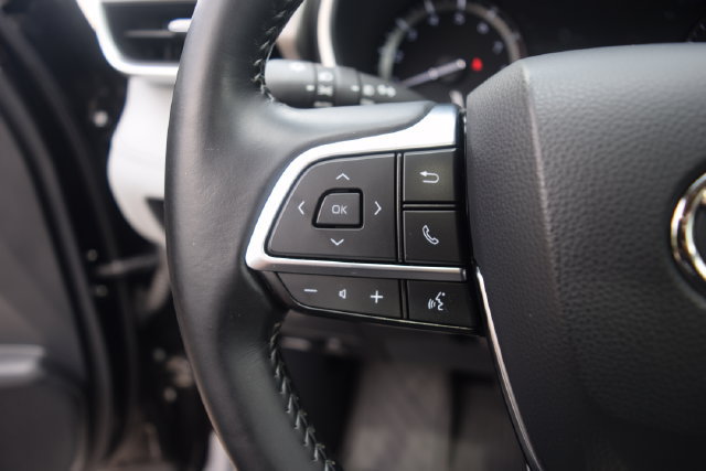 Used 2021 Toyota Highlander XLE FWD image 6