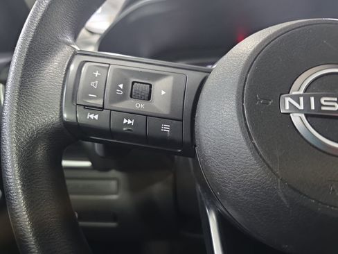 Used 2024 Nissan Rogue S FWD image 16
