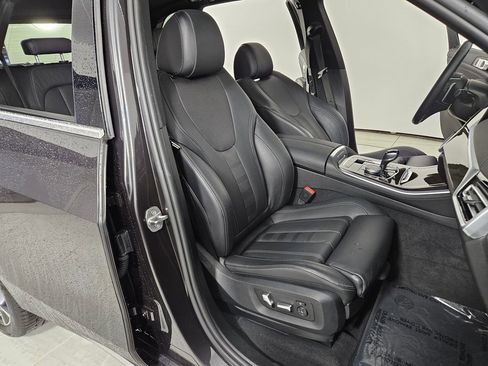 Certified 2022 BMW X5 xDrive40i w/ Parking Assistance Package image 19