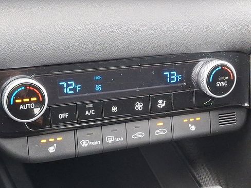 Used 2023 Hyundai Elantra Blue w/ Preferred Accessory Package image 15