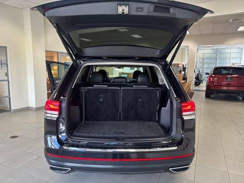 Used 2023 Volkswagen Atlas SE w/ Black Wheel Package AWD/4WD image 11
