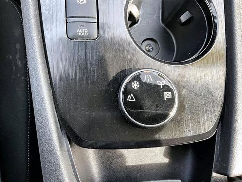 Certified 2023 Nissan Rogue SV image 26