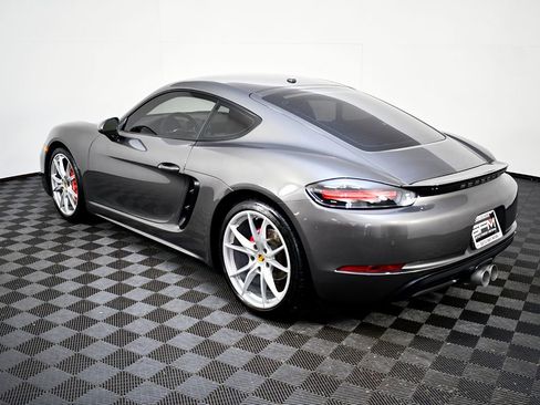 Used 2017 Porsche 718 Cayman S image 11