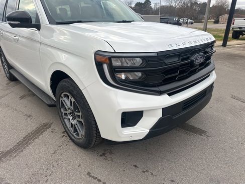 New 2026 Ford Expedition Max Active image 9