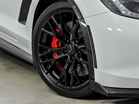 Used 2019 Chevrolet Corvette Z06 RWD image 4