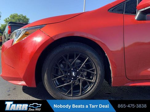 Used 2020 Toyota Corolla LE FWD image 2
