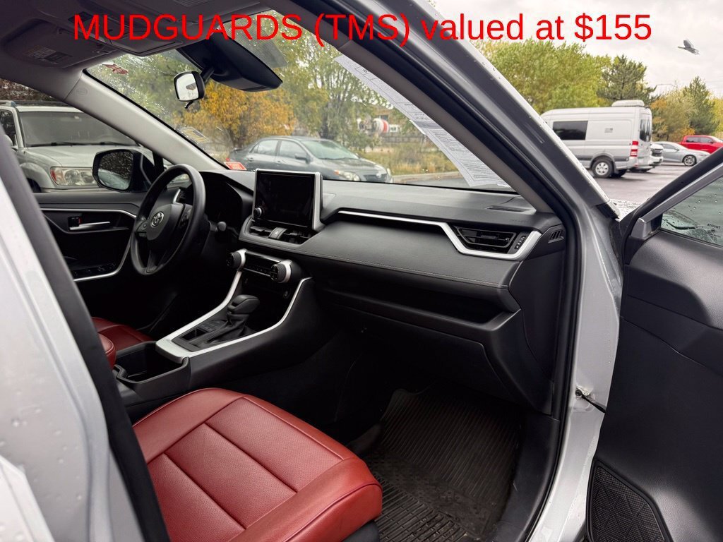 Used 2025 Toyota RAV4 XLE AWD/4WD image 14