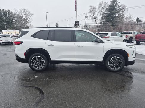 Used 2026 Buick Enclave Sport Touring image 6