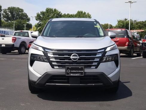 Certified 2024 Nissan Rogue SV AWD/4WD image 3