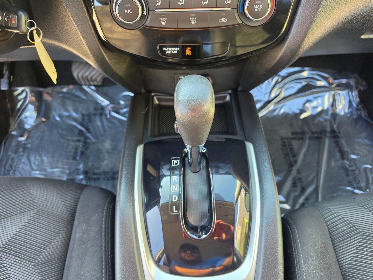 Used 2014 Nissan Rogue S FWD image 31