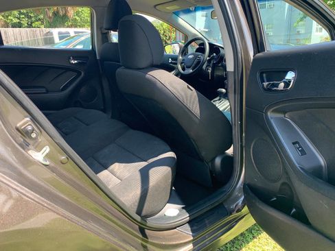 Used 2015 Kia Forte LX w/ Popular Package image 4