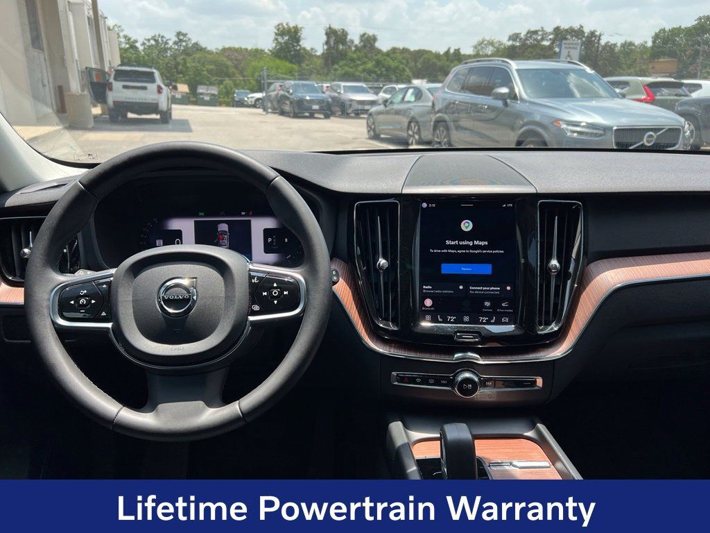 Certified 2024 Volvo XC60 B5 Plus AWD/4WD image 16