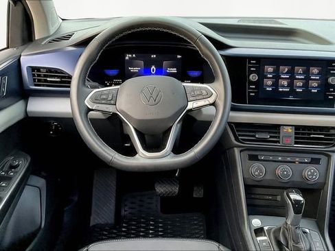Used 2022 Volkswagen Taos SE image 4