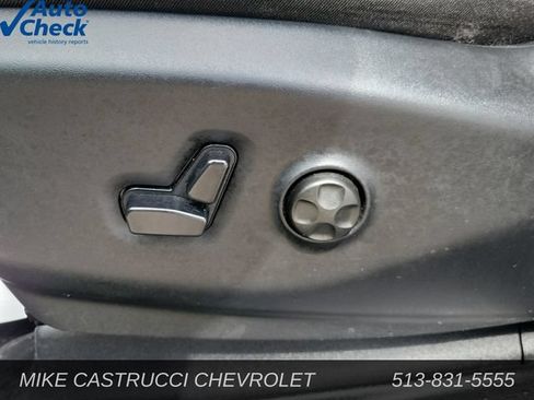 Used 2025 Chrysler Pacifica Limited FWD image 23