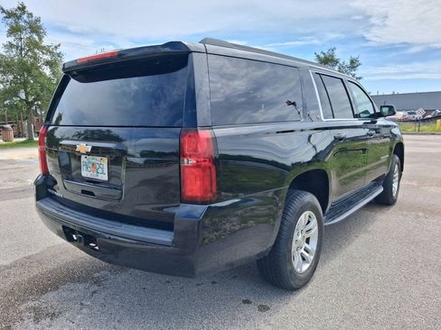 Used 2019 Chevrolet Suburban LT RWD image 6