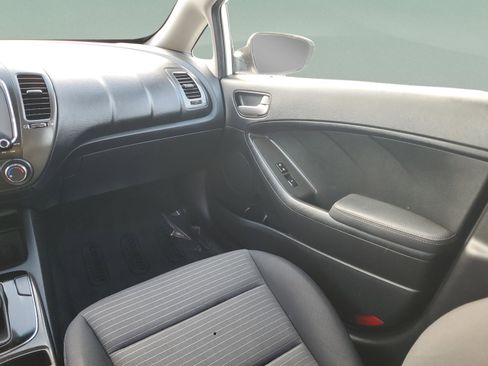 Certified 2018 Kia Forte LX w/ LX Popular Package image 15