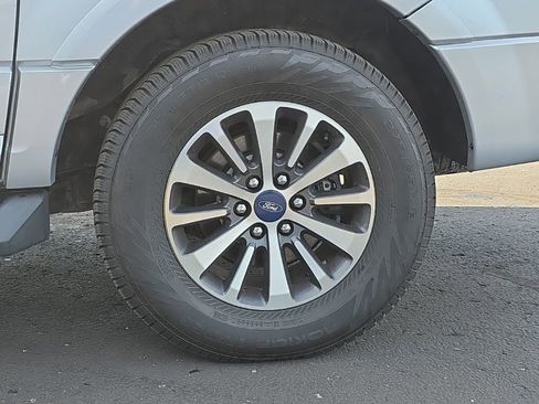 Used 2017 Ford Expedition EL XLT w/ Equipment Group 202A AWD/4WD image 21