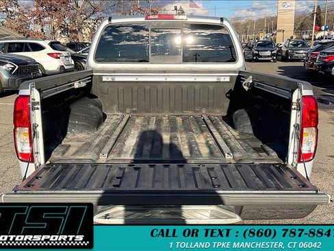 Used 2011 Nissan Frontier SV w/ SV Premium Utility Pkg image 18