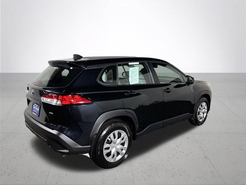 Used 2025 Toyota Corolla Cross L AWD/4WD image 6