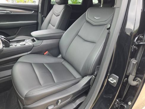 Used 2023 Cadillac XT5 Luxury w/ LPO, Floor Liner Package AWD/4WD image 23