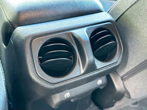 Used 2024 Jeep Wrangler Willys image 23