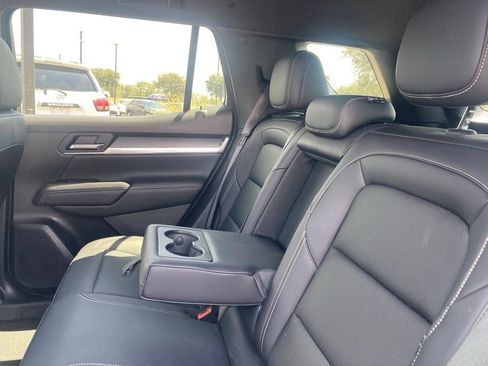 Used 2026 GMC Terrain Elevation w/ Elevation Premium Package FWD image 8