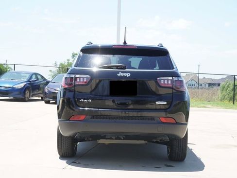 Used 2023 Jeep Compass Latitude AWD/4WD image 8