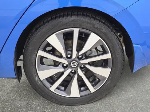 Used 2020 Nissan Sentra SV w/ SV Premium Package FWD image 30