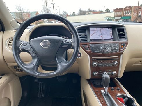 Used 2020 Nissan Pathfinder Platinum w/ Cargo Package image 13