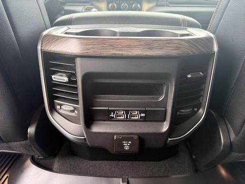 Used 2019 RAM 1500 Laramie AWD/4WD image 14