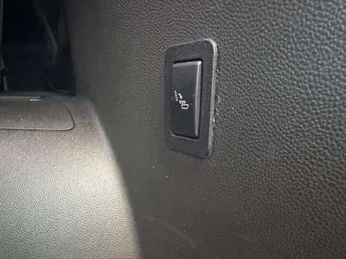 Used 2021 Chevrolet Suburban High Country image 25