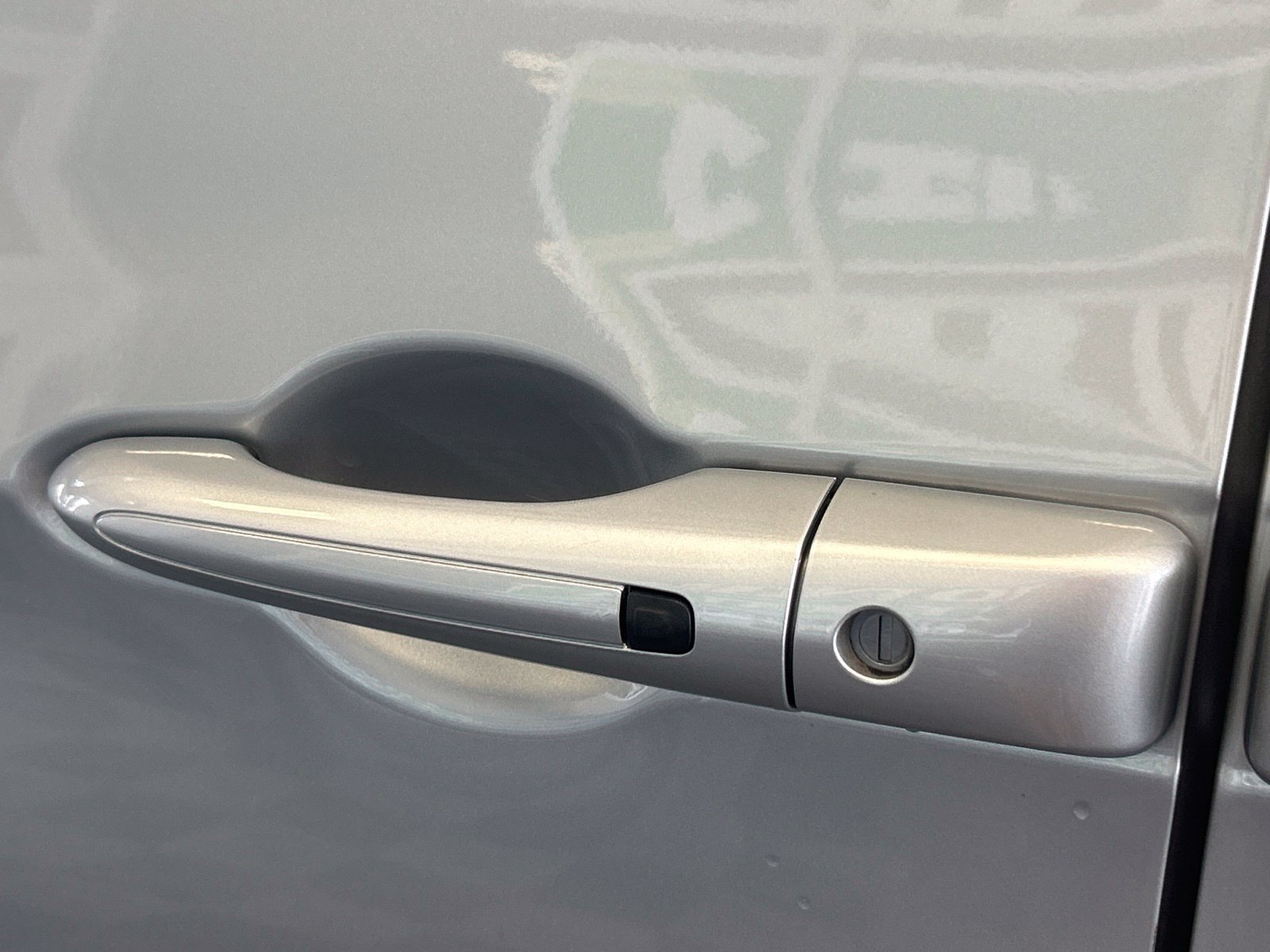 Used 2024 Chrysler Pacifica Touring-L FWD image 10