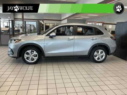 Used 2023 Honda HR-V LX image 3