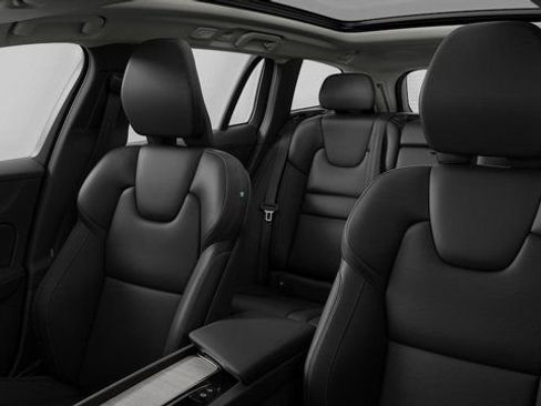New 2026 Volvo V60 B5 Cross Country Ultra w/ Protection Package Premier image 9