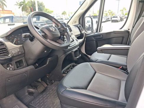 Used 2023 RAM ProMaster 2500 FWD image 11