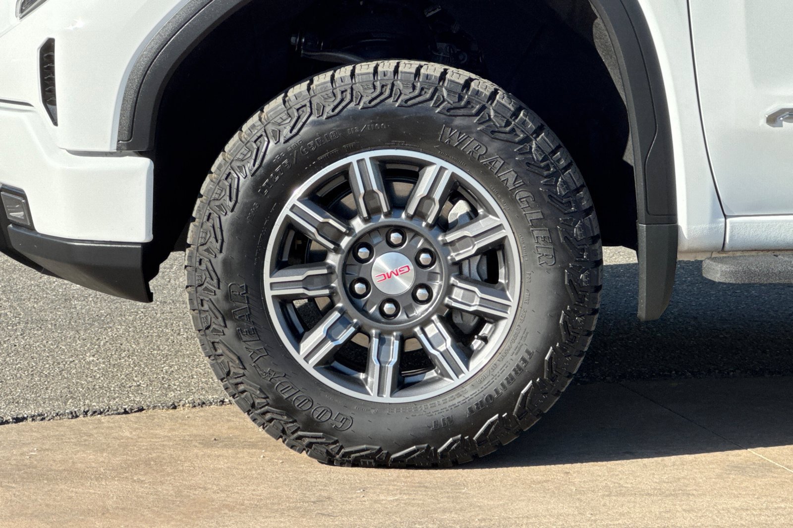 Certified 2024 GMC Sierra 1500 AT4 w/ Technology Package AWD/4WD image 26