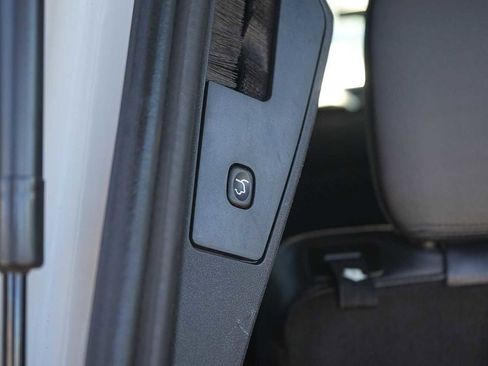 Used 2018 Dodge Grand Caravan GT image 27