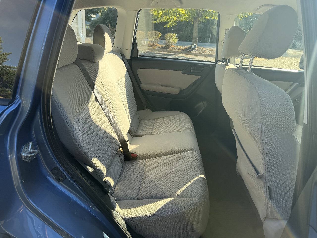 Used 2015 Subaru Forester 2.5i w/ Alloy Wheel Package AWD/4WD image 19