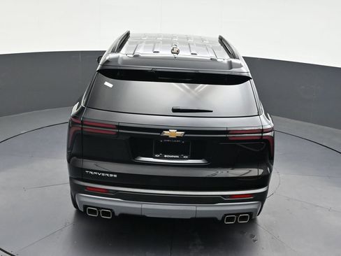 Used 2025 Chevrolet Traverse LT FWD image 21