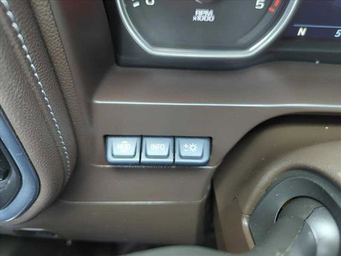 Used 2022 Chevrolet Silverado 2500 LTZ w/ LTZ Convenience Package image 12