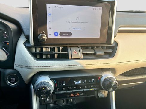 Used 2025 Toyota RAV4 XLE FWD image 26