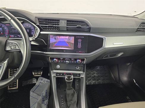 Used 2020 Audi Q3 2.0T Premium Plus w/ Premium Plus Package image 16