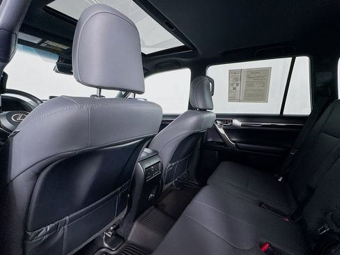 Used 2022 Lexus GX 460 w/ Accessory Package image 15